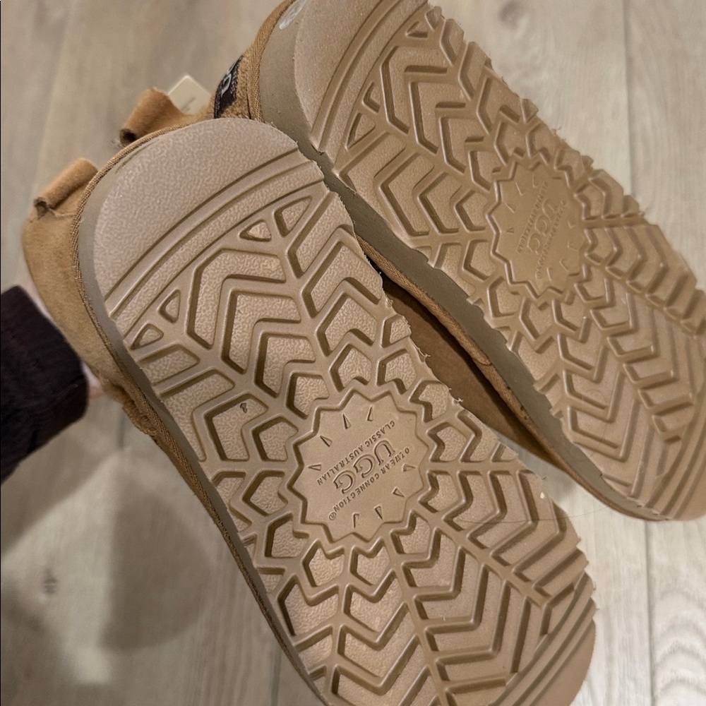 Uggs - Picture 5 of 5